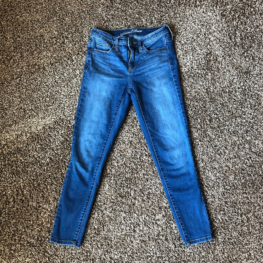 SOLD NWOT Universal Thread High Rise Skinny Crop